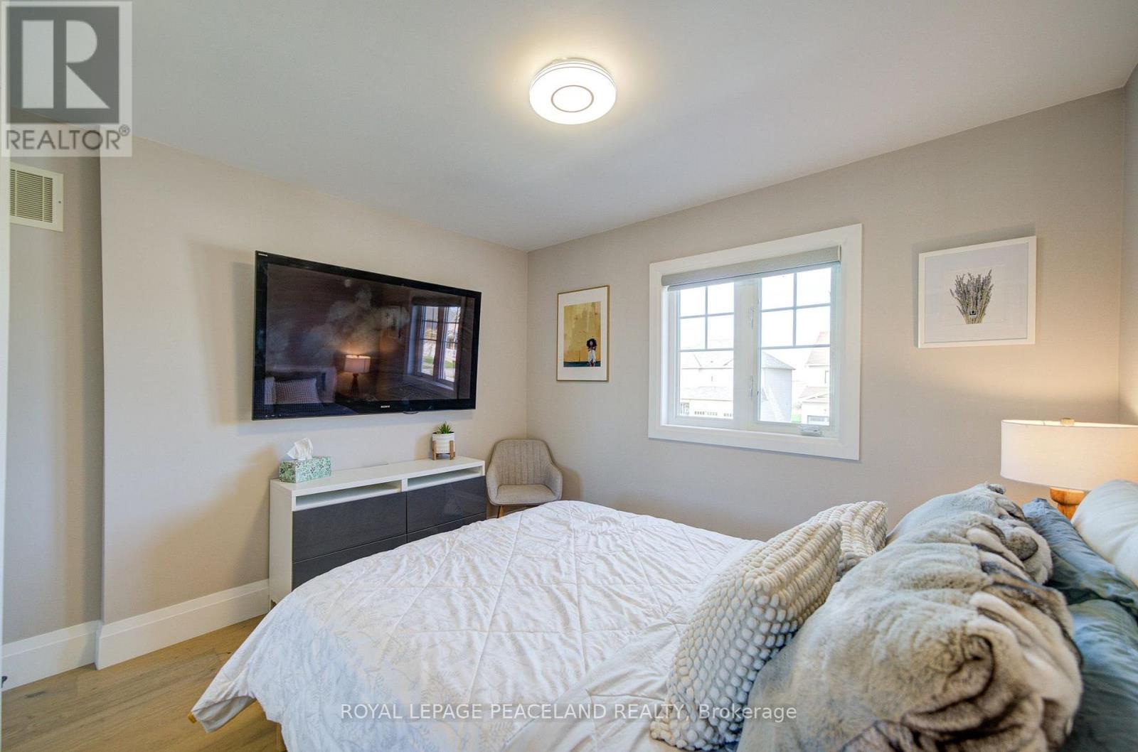 21 Don Hadden Crescent Property Photo 32