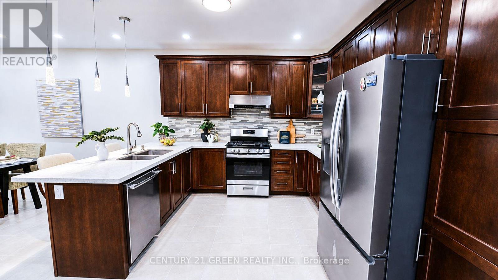 61 Magdalan Crescent Property Photo 18