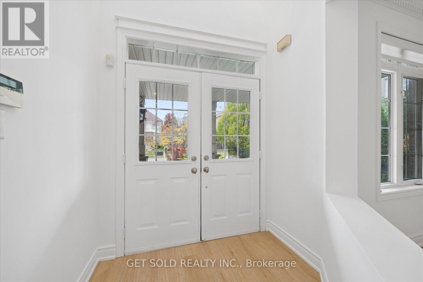 5 Ravine Edge Drive Property Photo 7