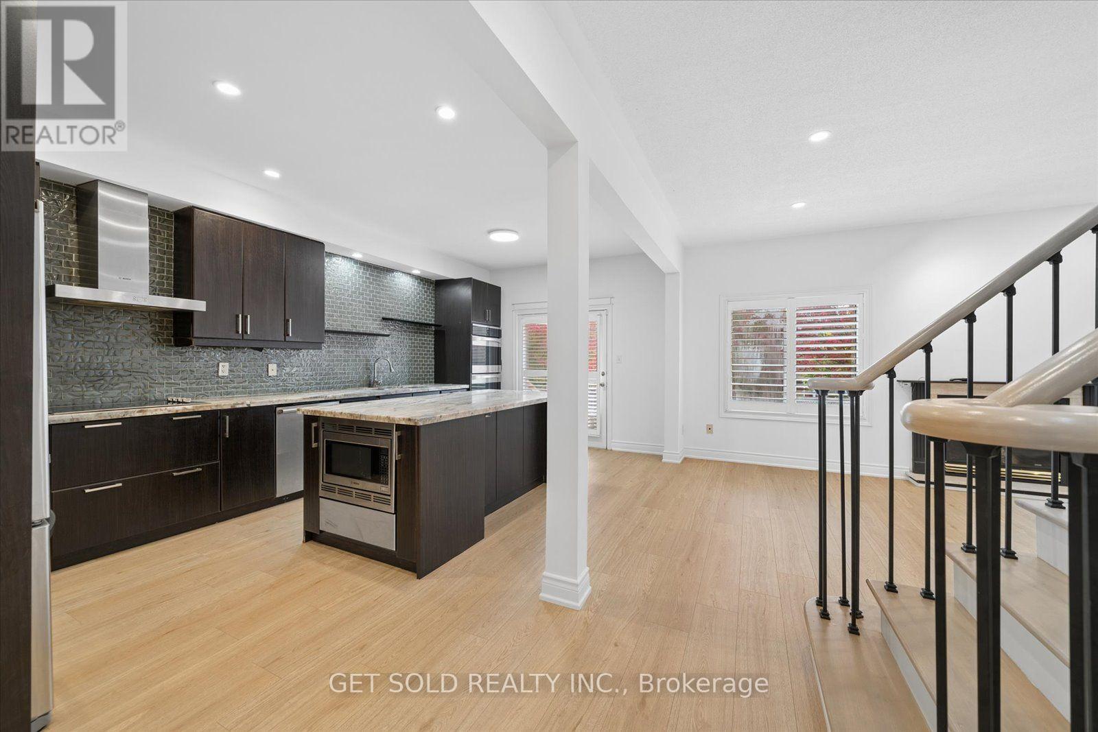5 Ravine Edge Drive Property Photo 11