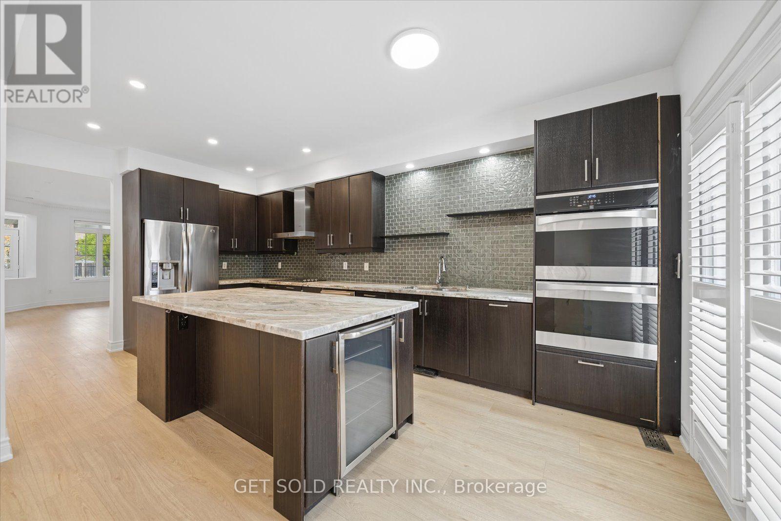 5 Ravine Edge Drive Property Photo 12