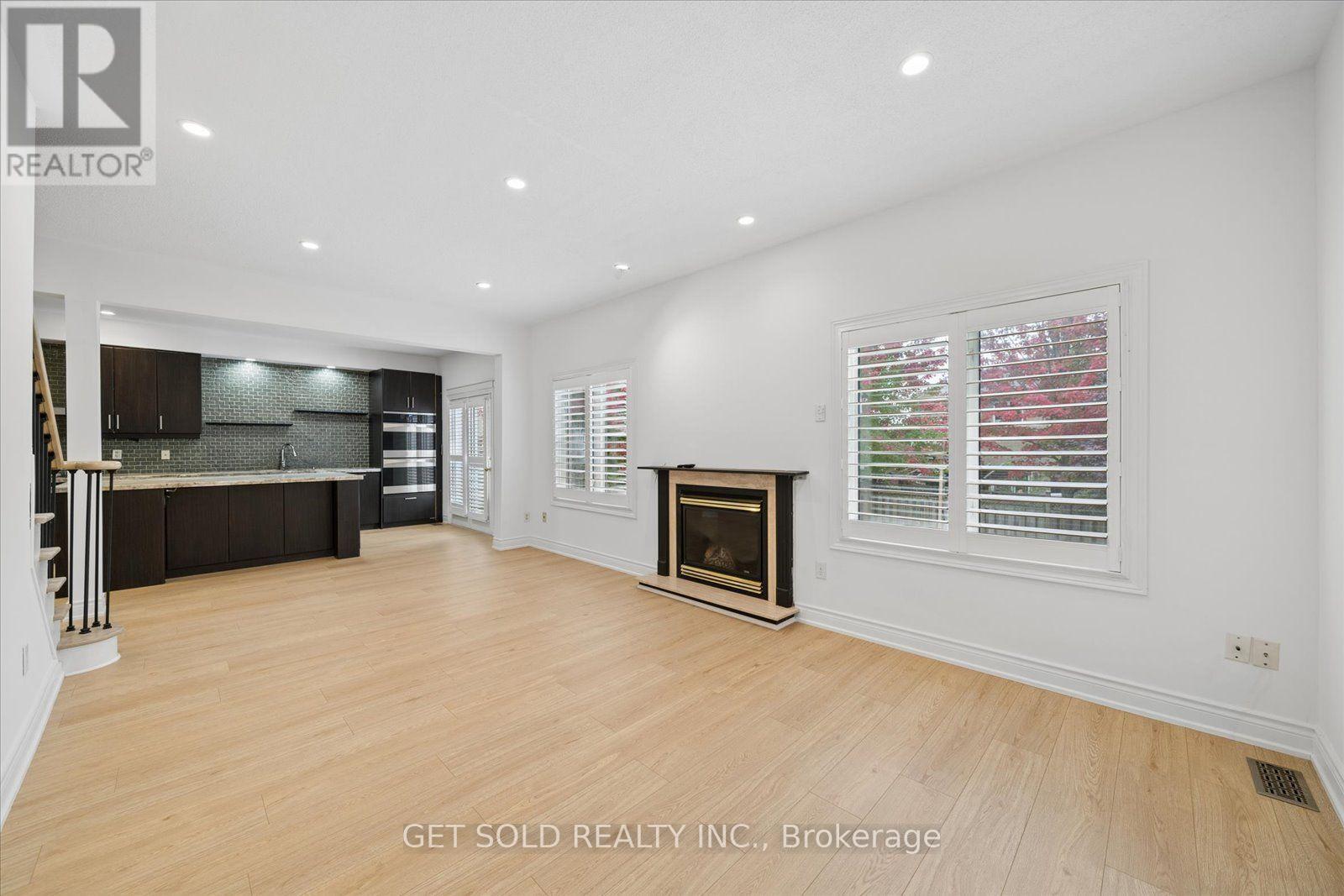 5 Ravine Edge Drive Property Photo 16