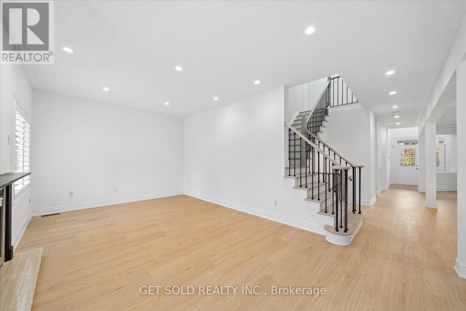 5 Ravine Edge Drive Property Photo 17