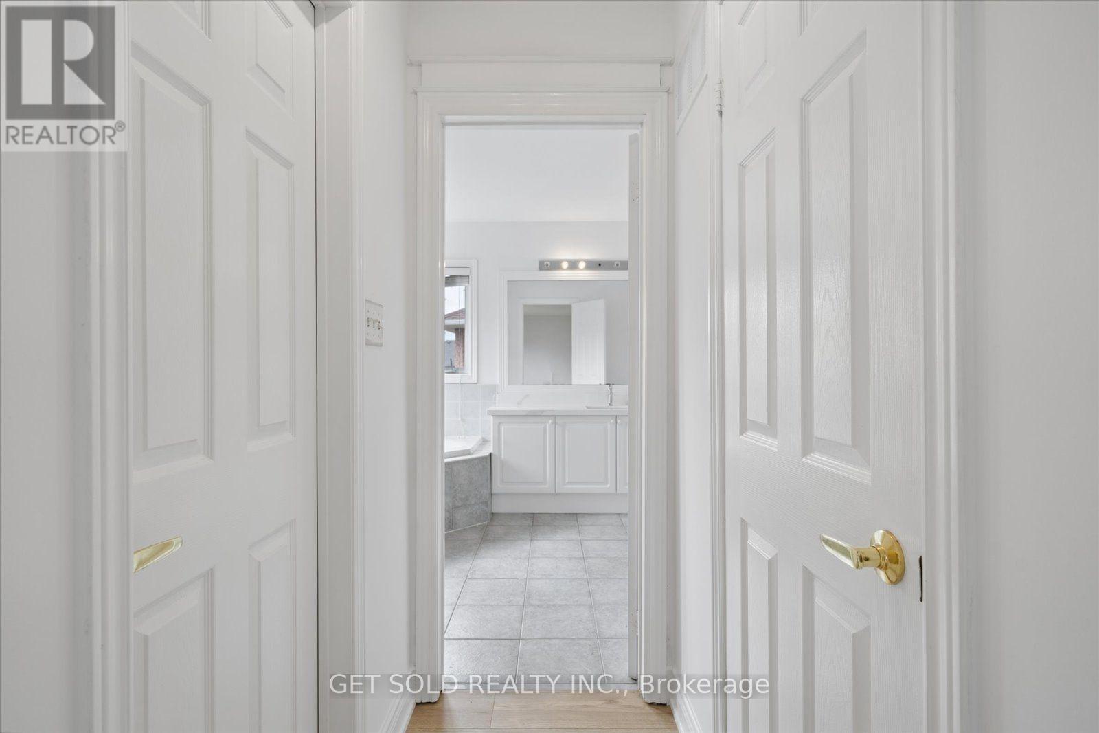 5 Ravine Edge Drive Property Photo 28