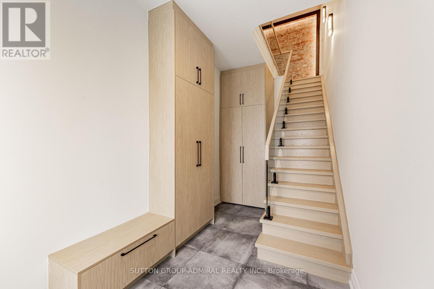 1 - 457 D'arcy Street Property Photo 8