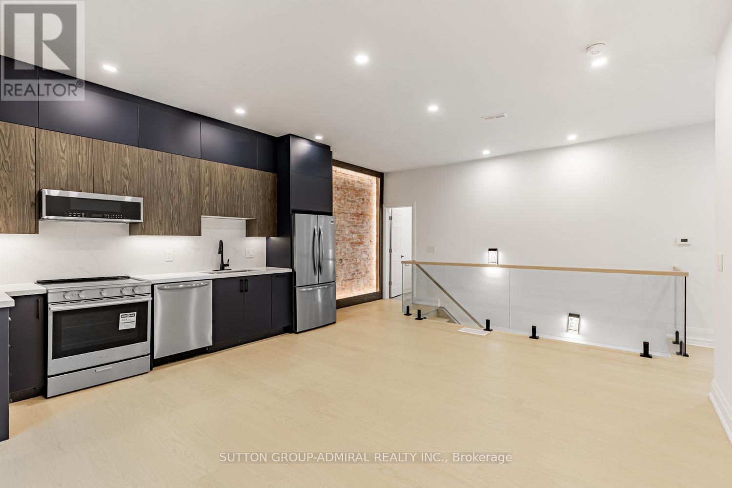 1 - 457 D'arcy Street Property Photo 16