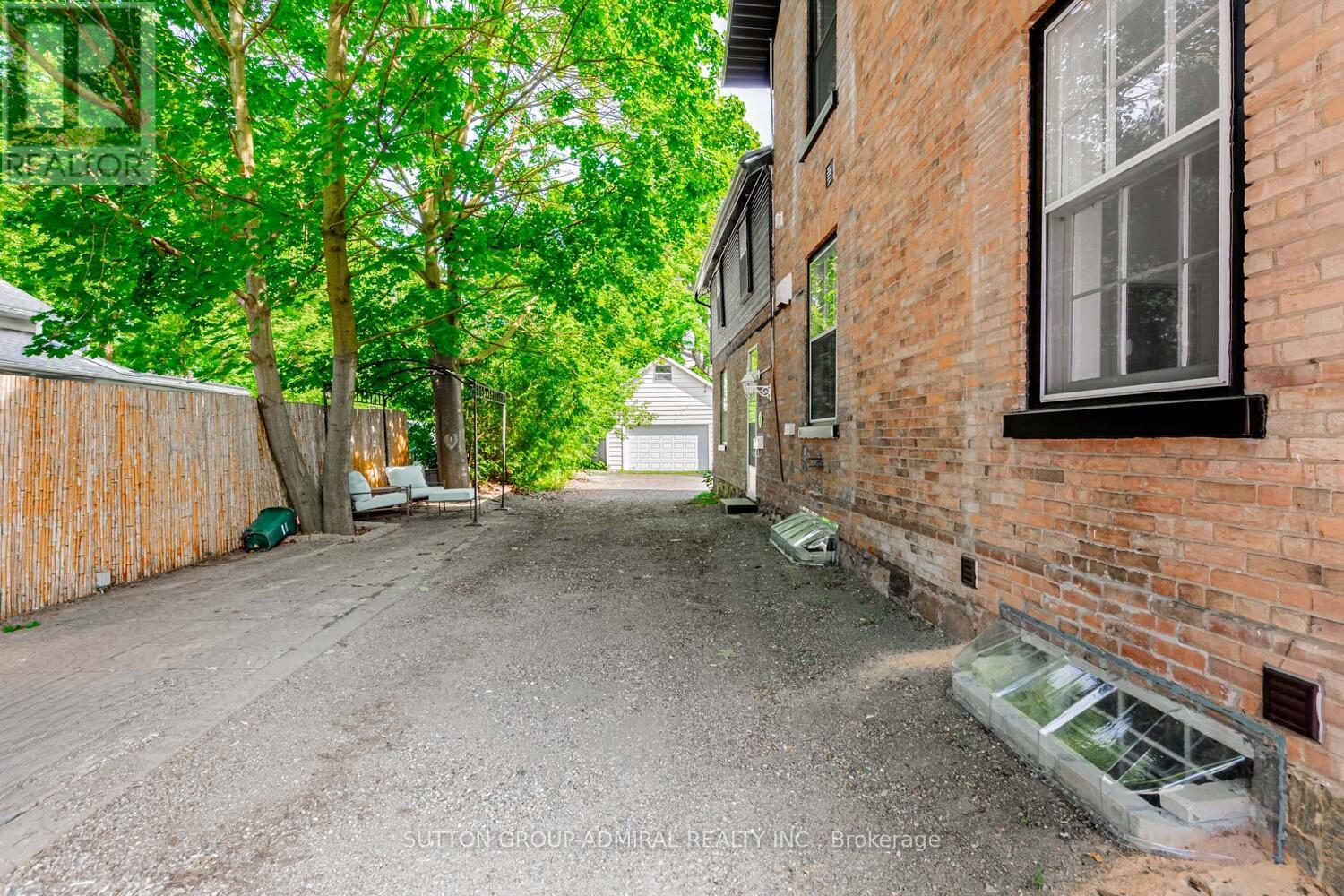 1 - 457 D'arcy Street Property Photo 34