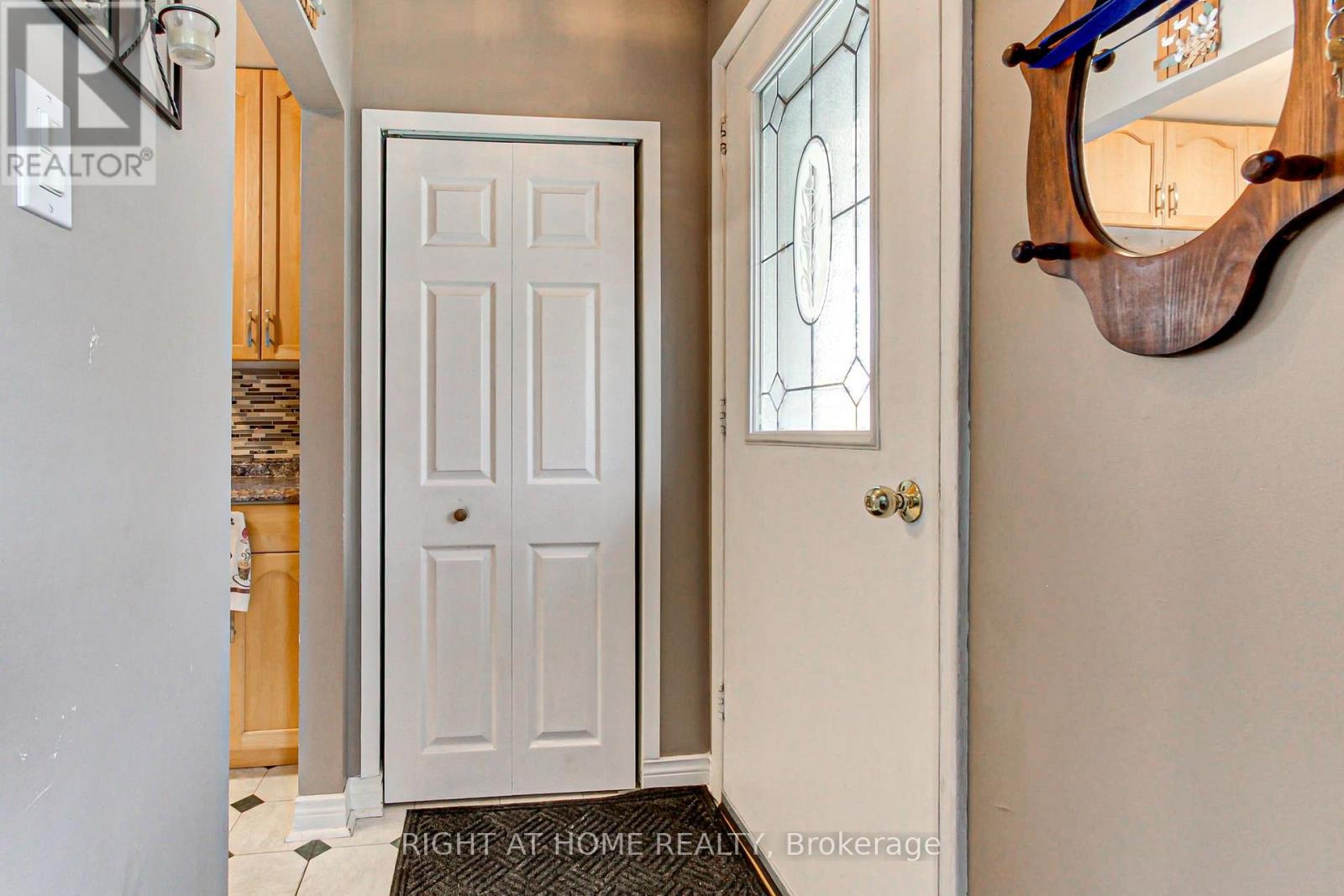 30 Kitimat Crescent Property Photo 3