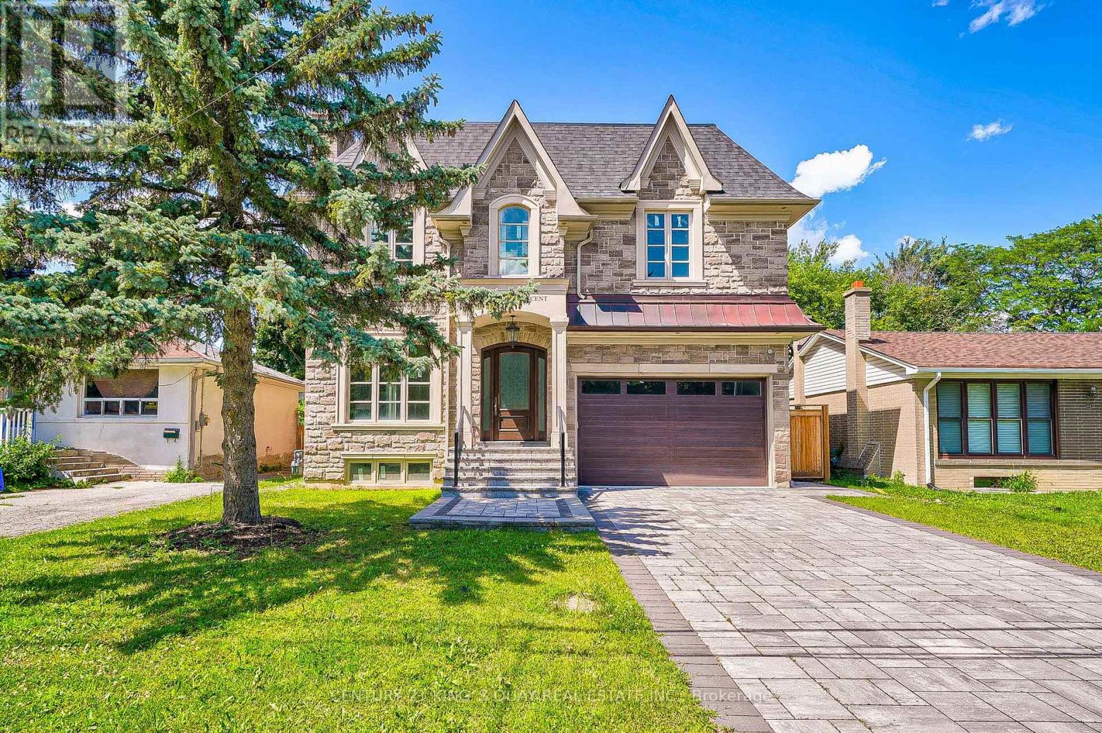 82 Cartier Crescent Property Photo 1