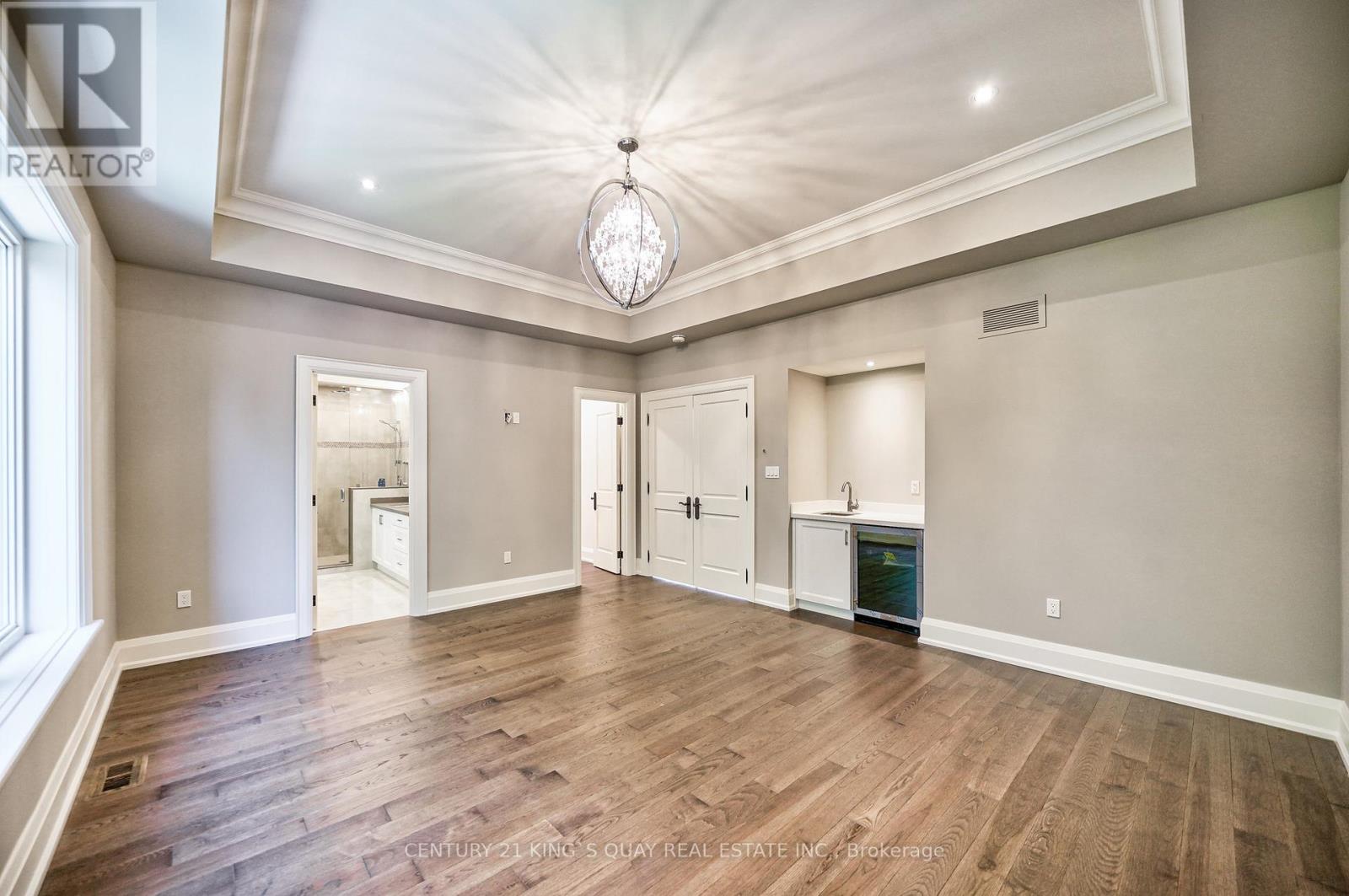 82 Cartier Crescent Property Photo 17