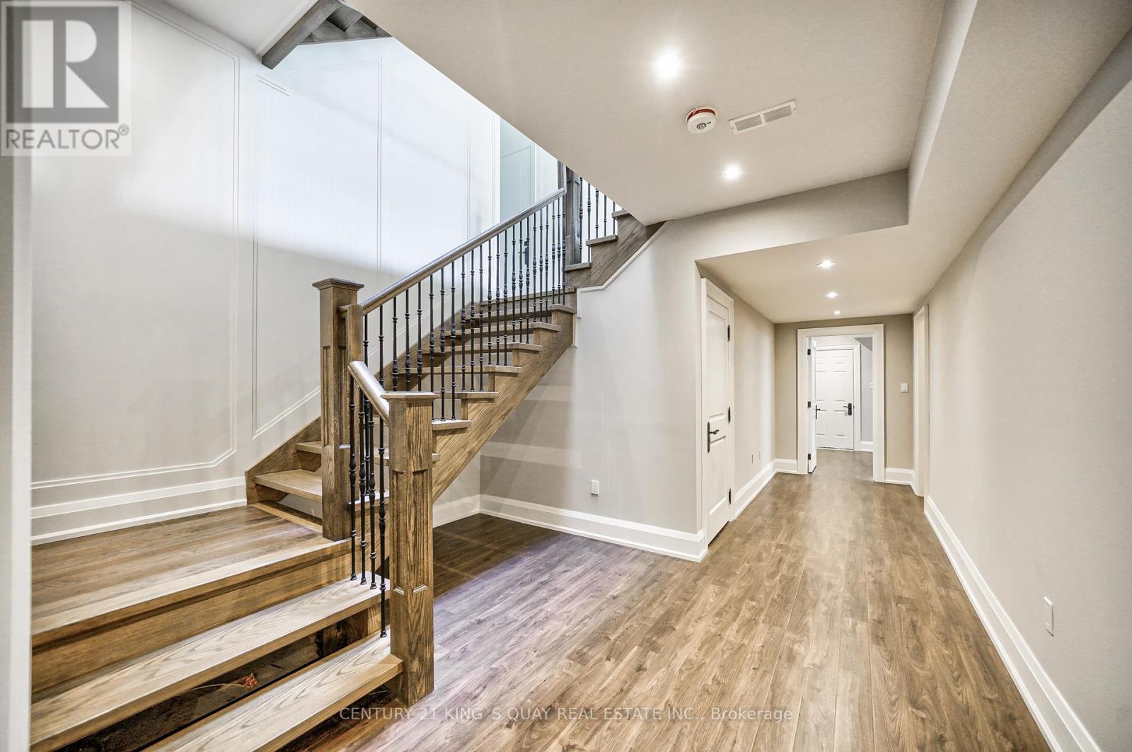 82 Cartier Crescent Property Photo 32