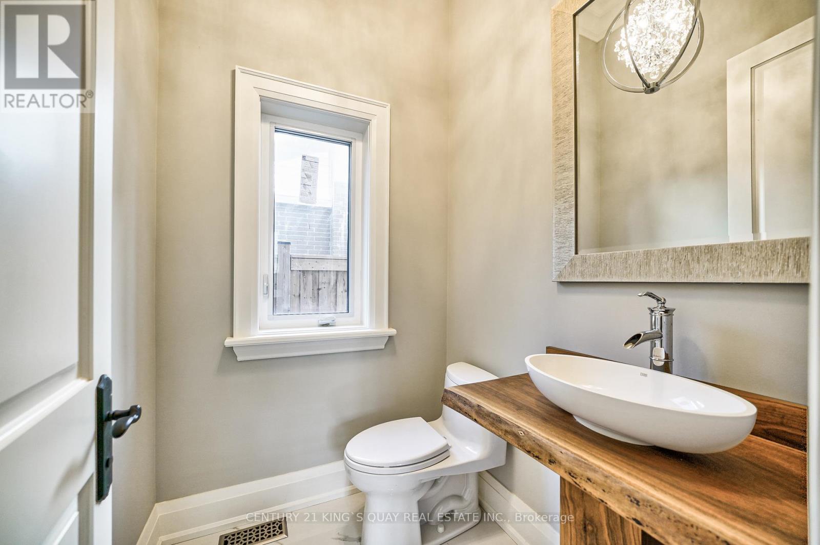 82 Cartier Crescent Property Photo 33