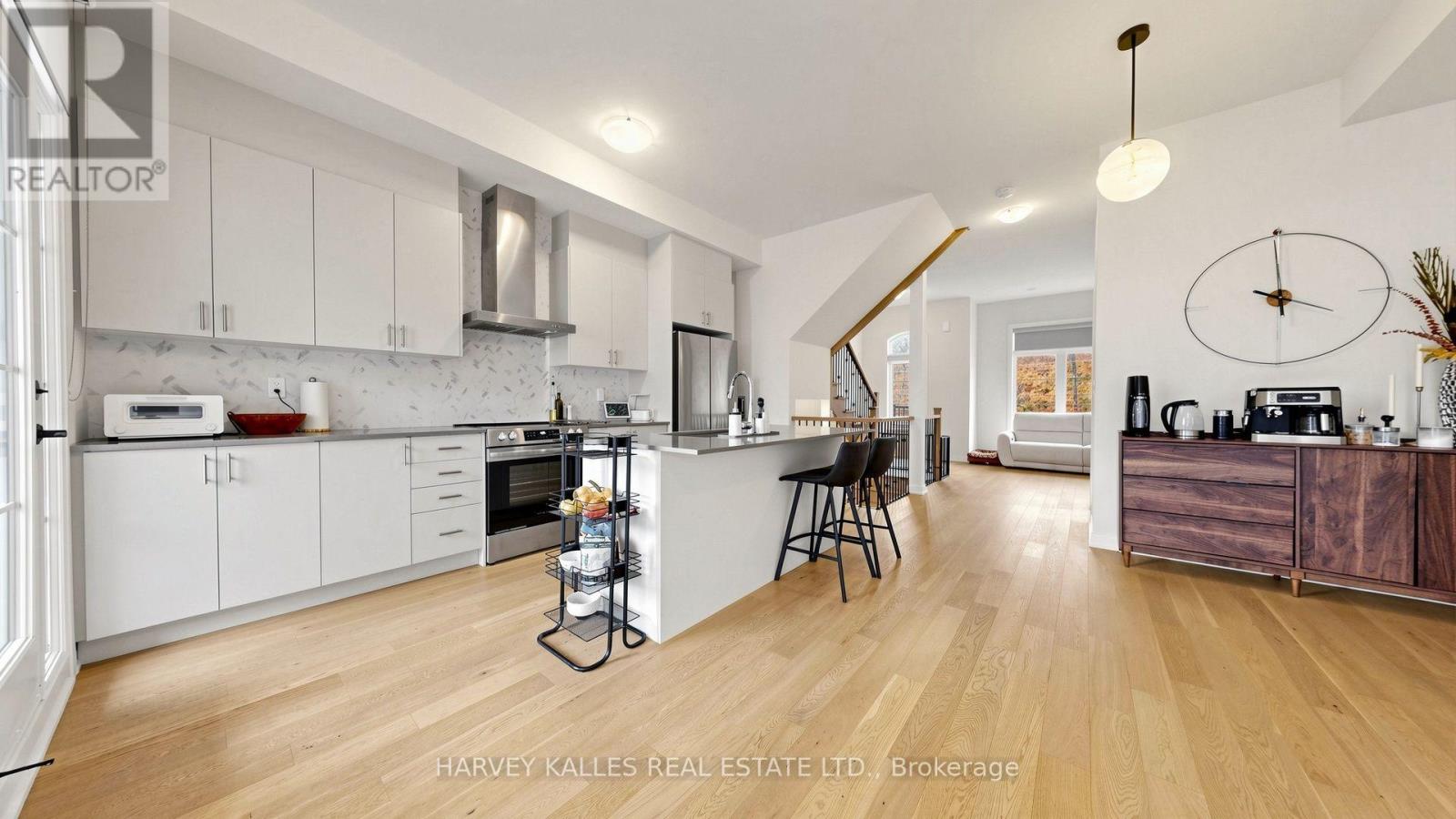 44 De La Roche Drive Property Photo 15