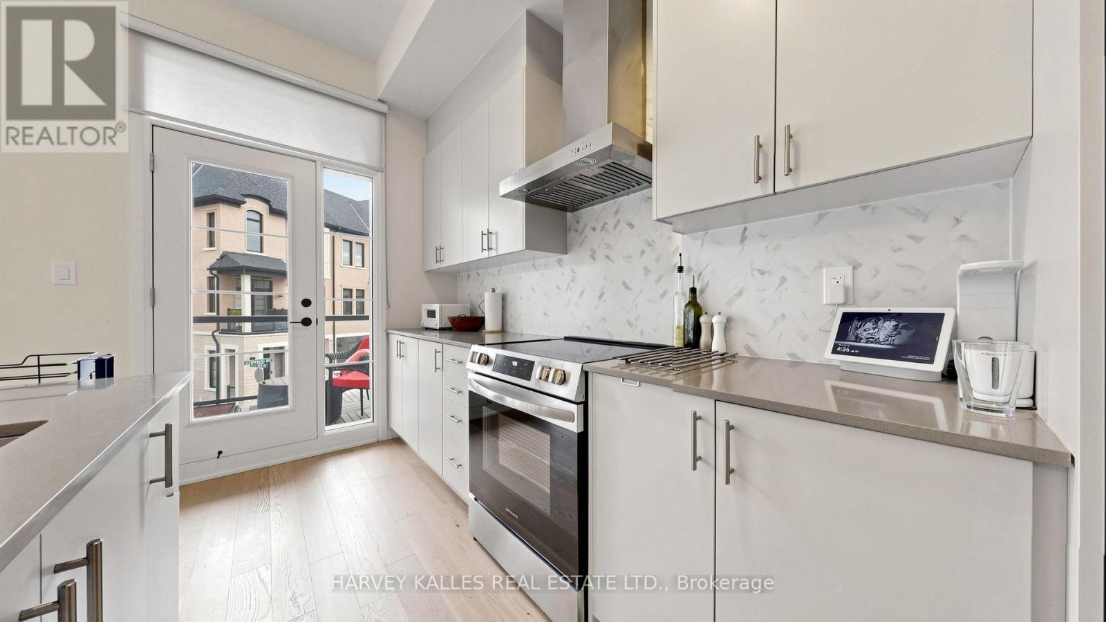 44 De La Roche Drive Property Photo 18