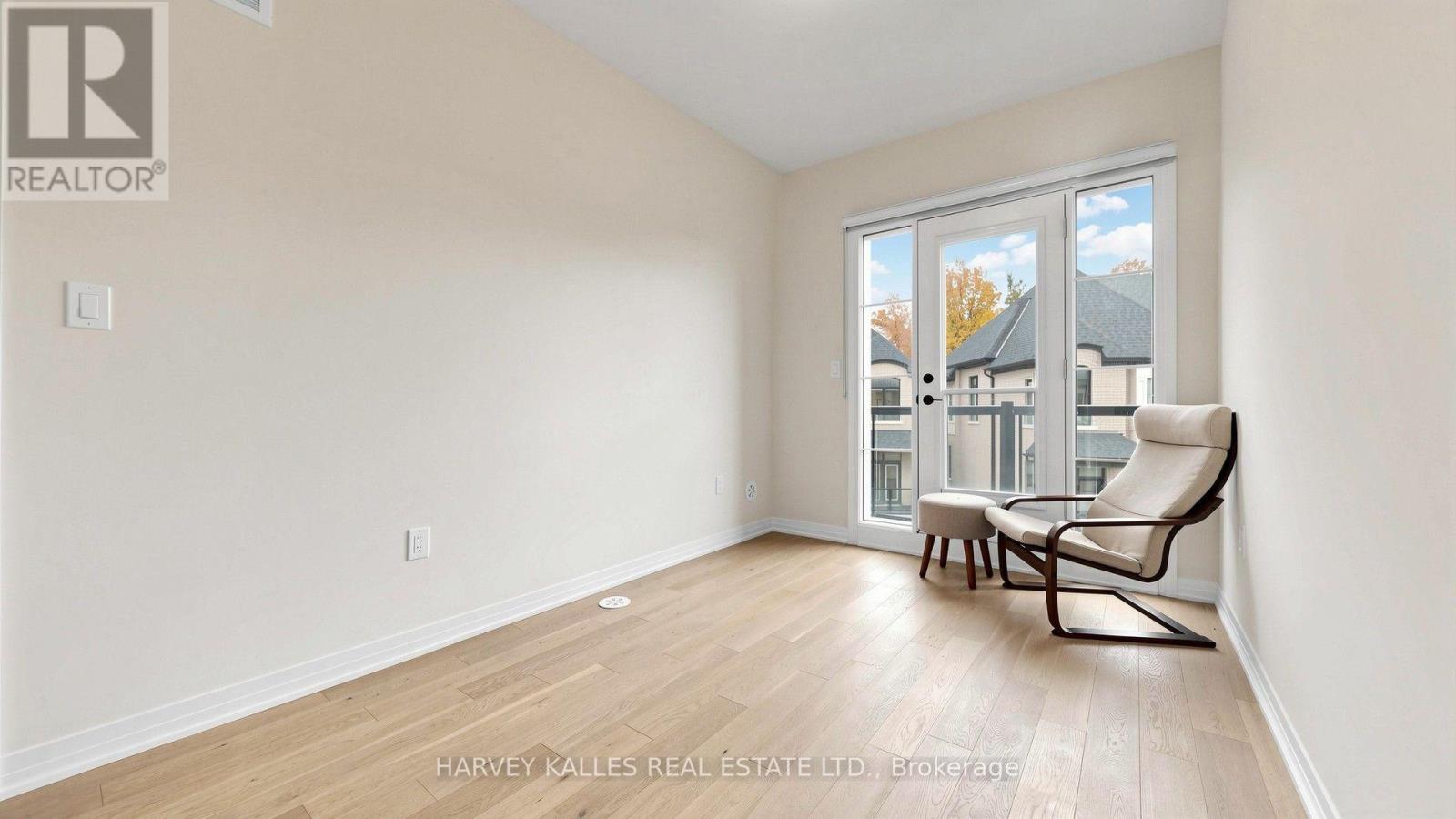 44 De La Roche Drive Property Photo 32