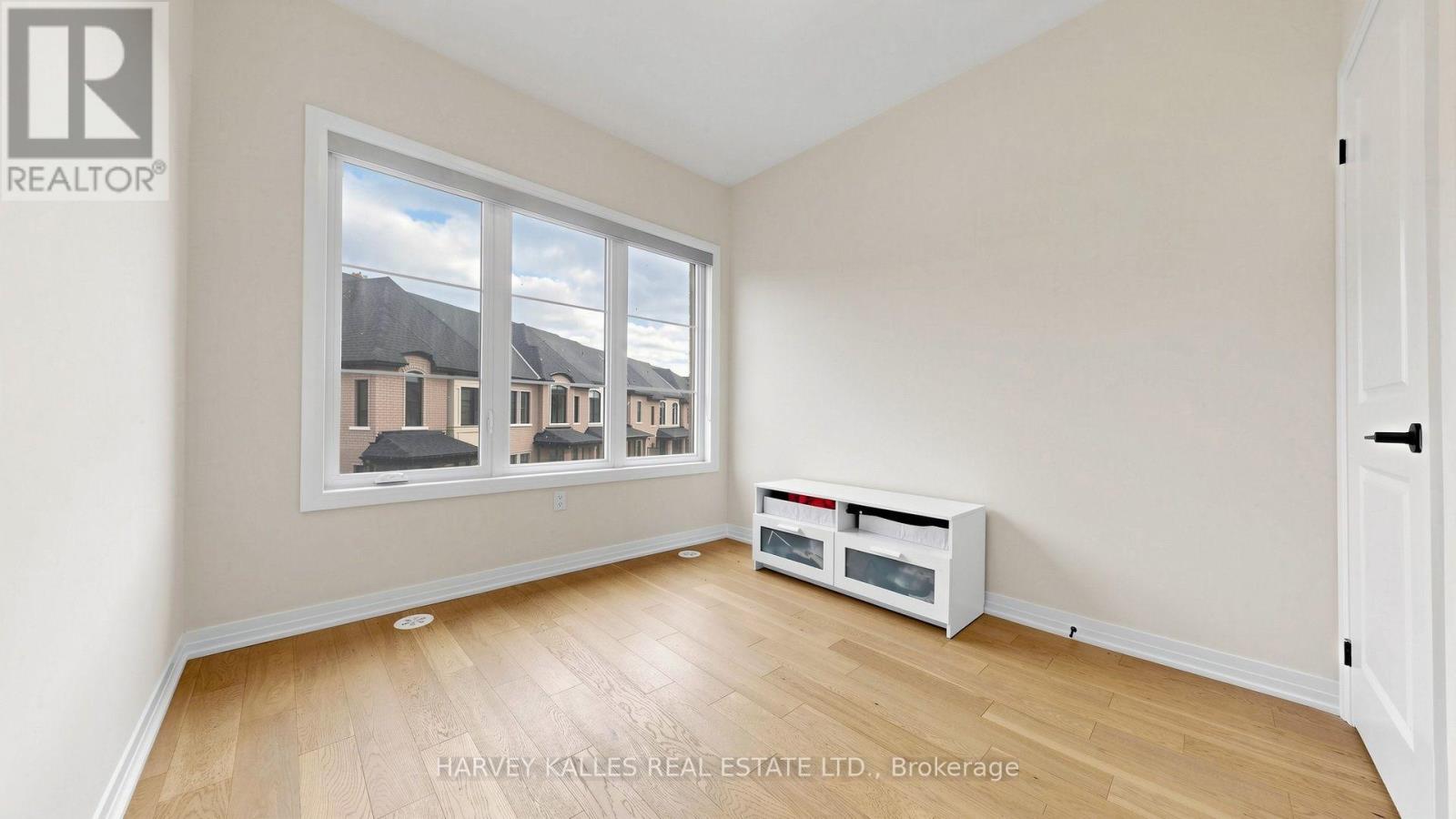 44 De La Roche Drive Property Photo 33