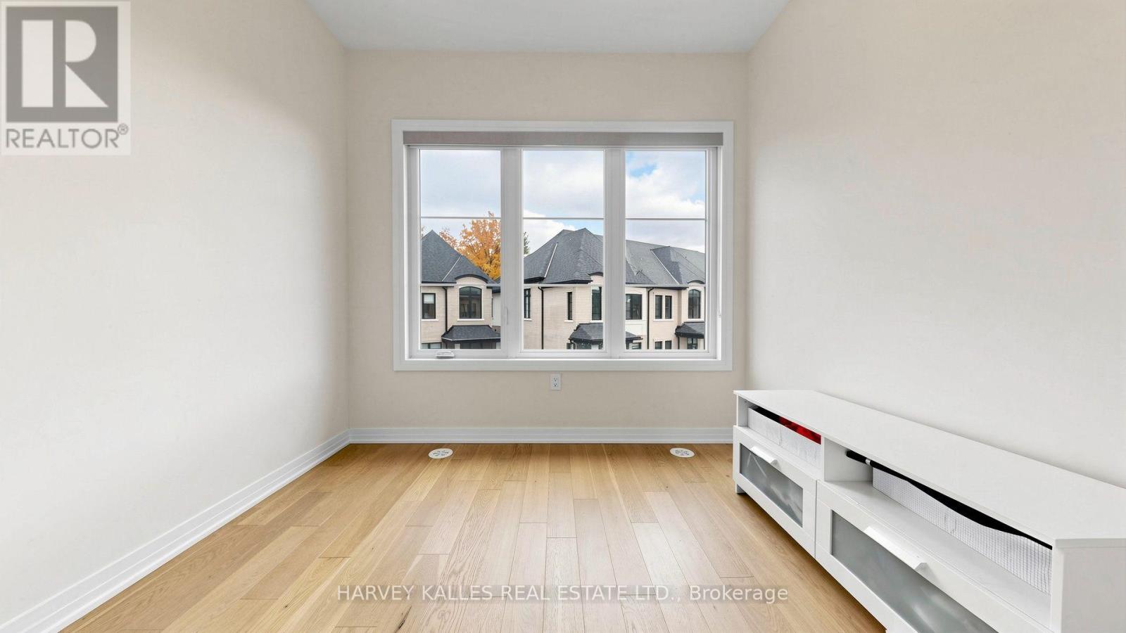 44 De La Roche Drive Property Photo 34