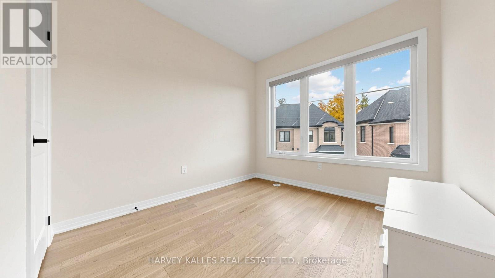 44 De La Roche Drive Property Photo 35