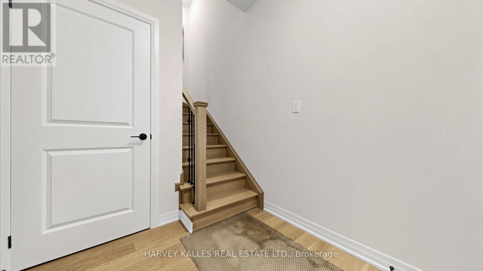 44 De La Roche Drive Property Photo 43