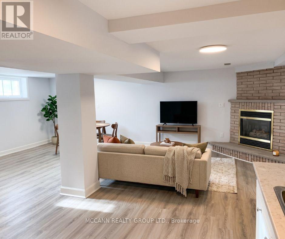 B - 582 Mulock Court Property Photo 2