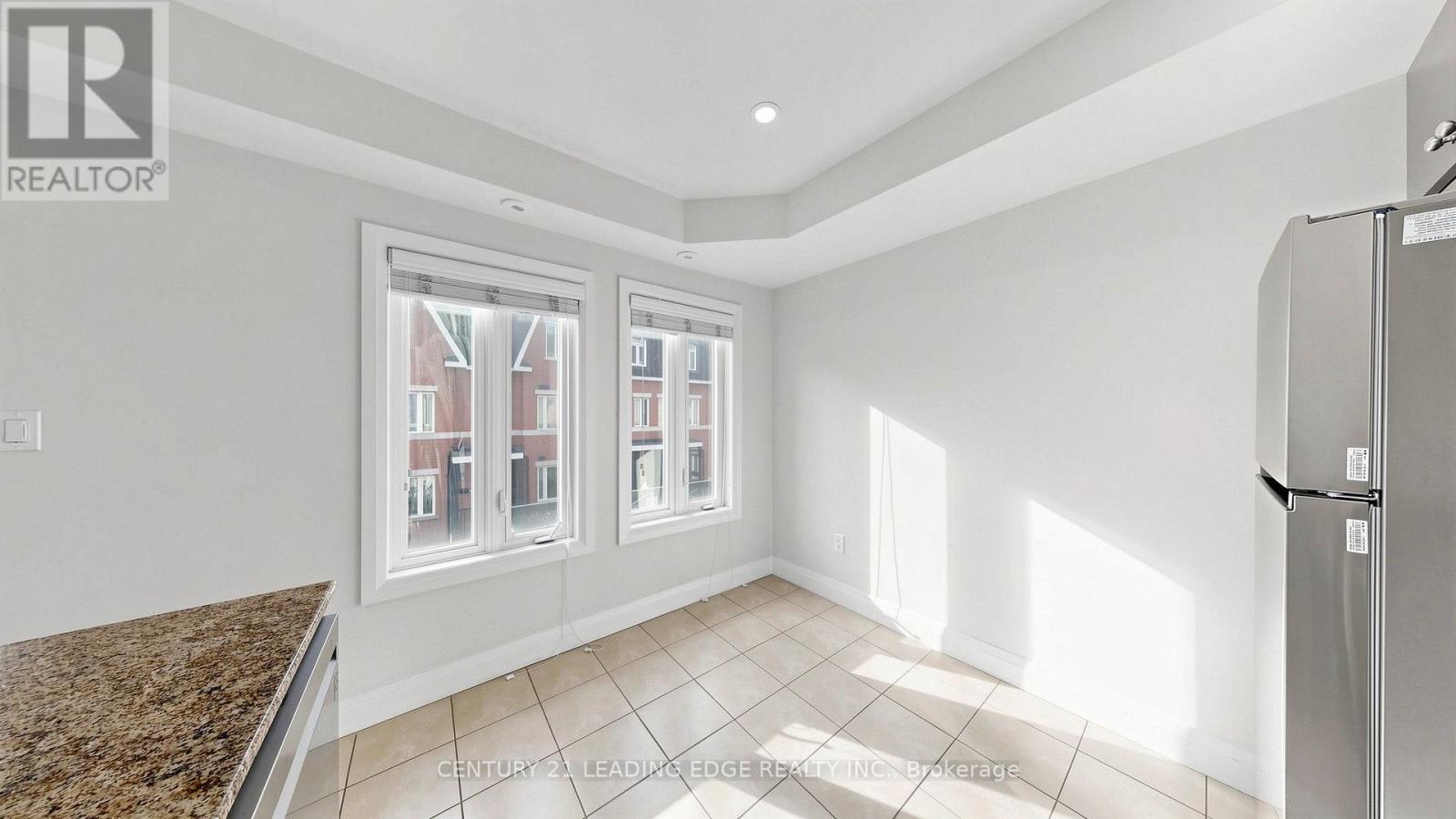 202 - 320 John Street Property Photo 19