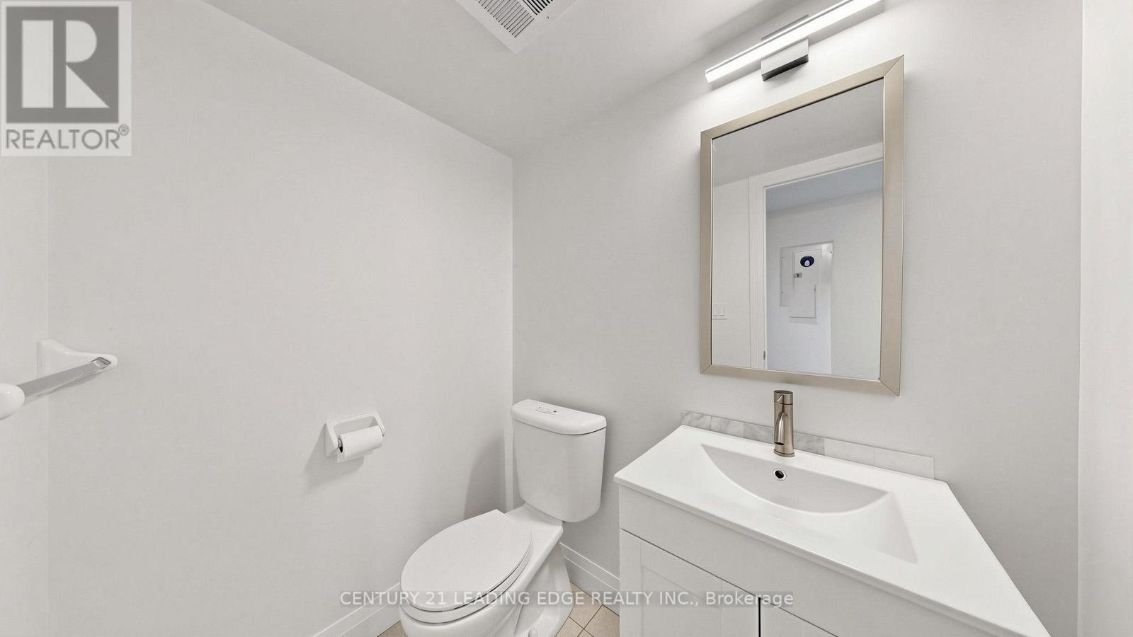202 - 320 John Street Property Photo 20