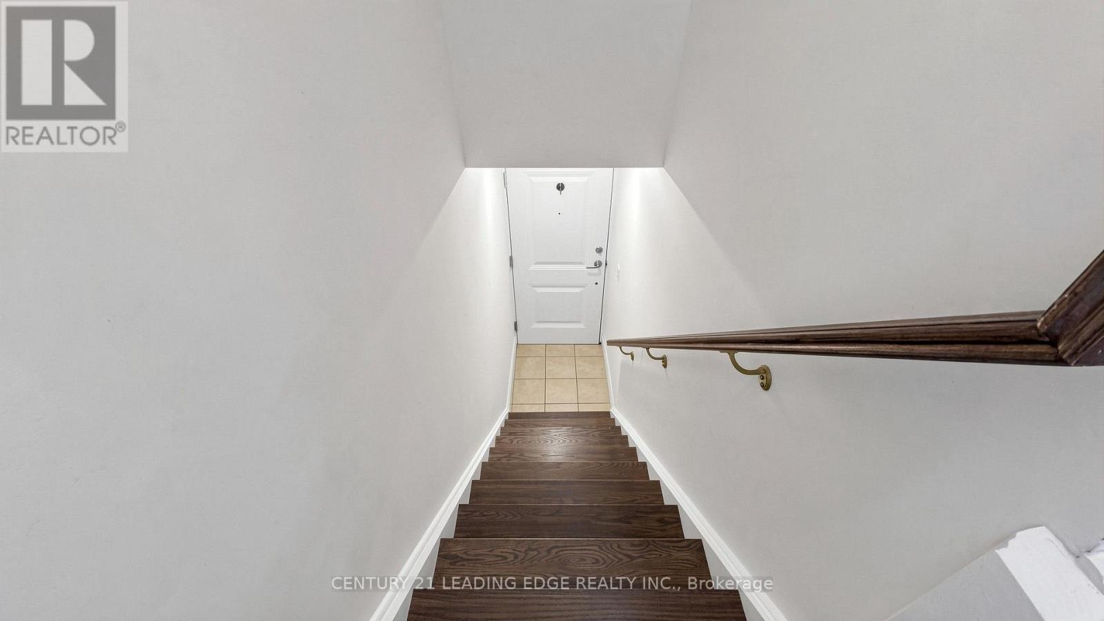 202 - 320 John Street Property Photo 21