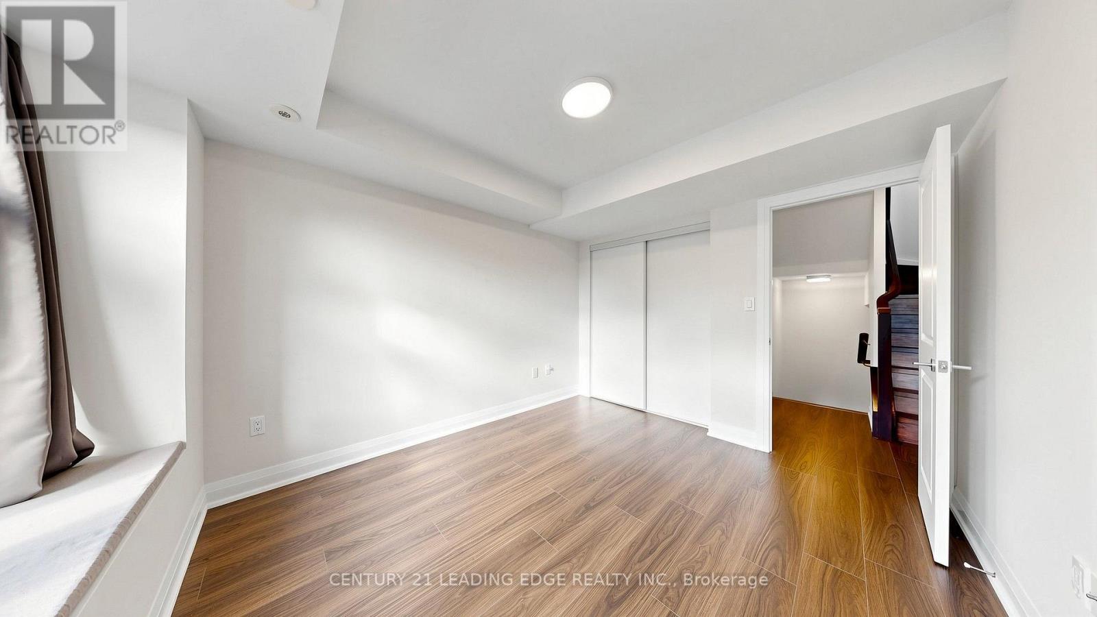 202 - 320 John Street Property Photo 26
