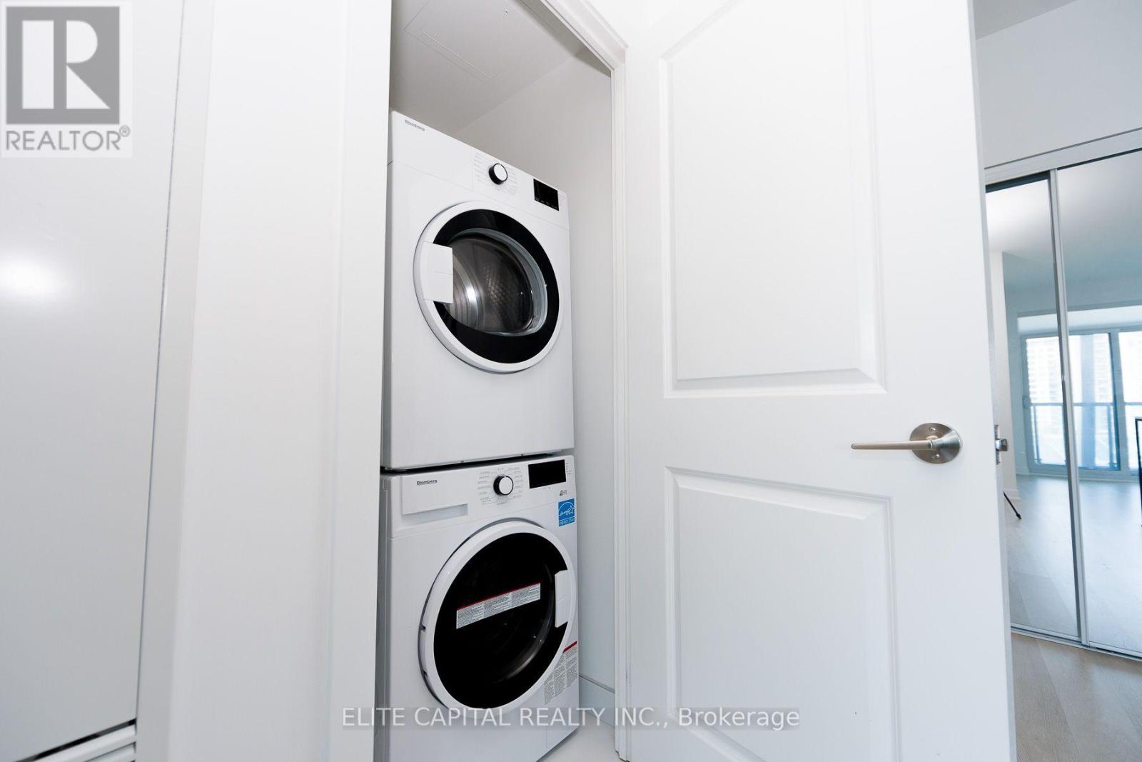428 - 50 Upper Mall Way Property Photo 11