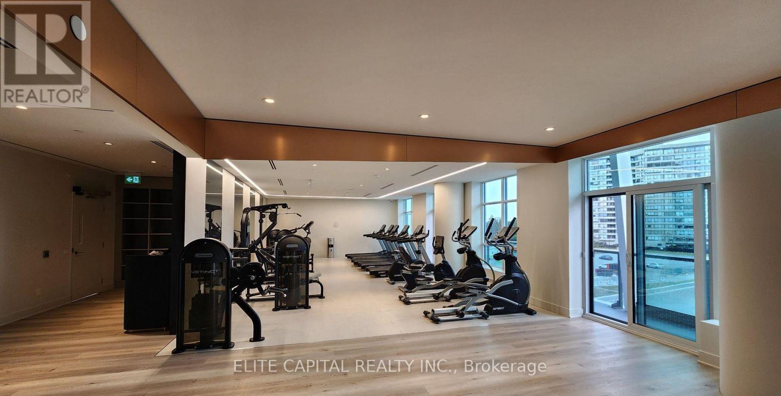 428 - 50 Upper Mall Way Property Photo 12