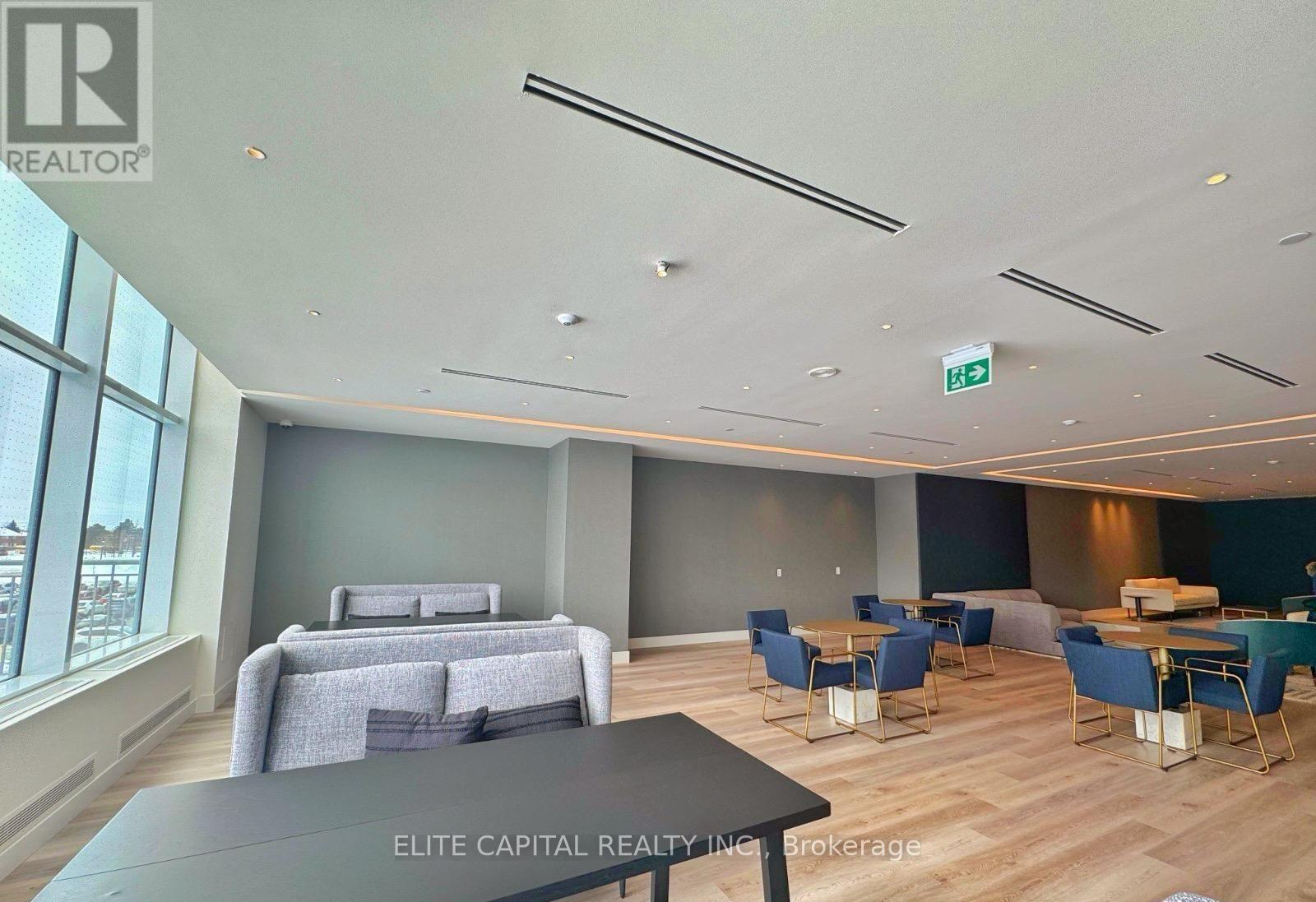 428 - 50 Upper Mall Way Property Photo 18
