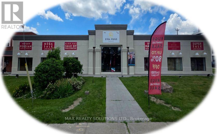 8134 Yonge Street Property Photo 1