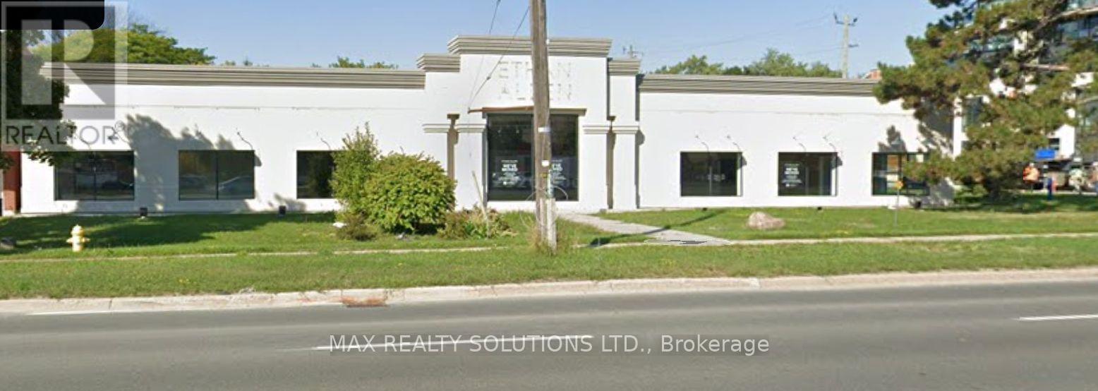 8134 Yonge Street Property Photo 2