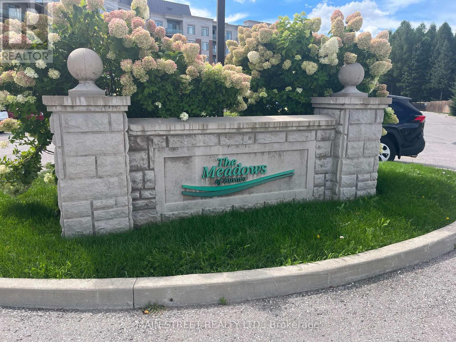 218 - 420 William Graham Drive Property Photo 2