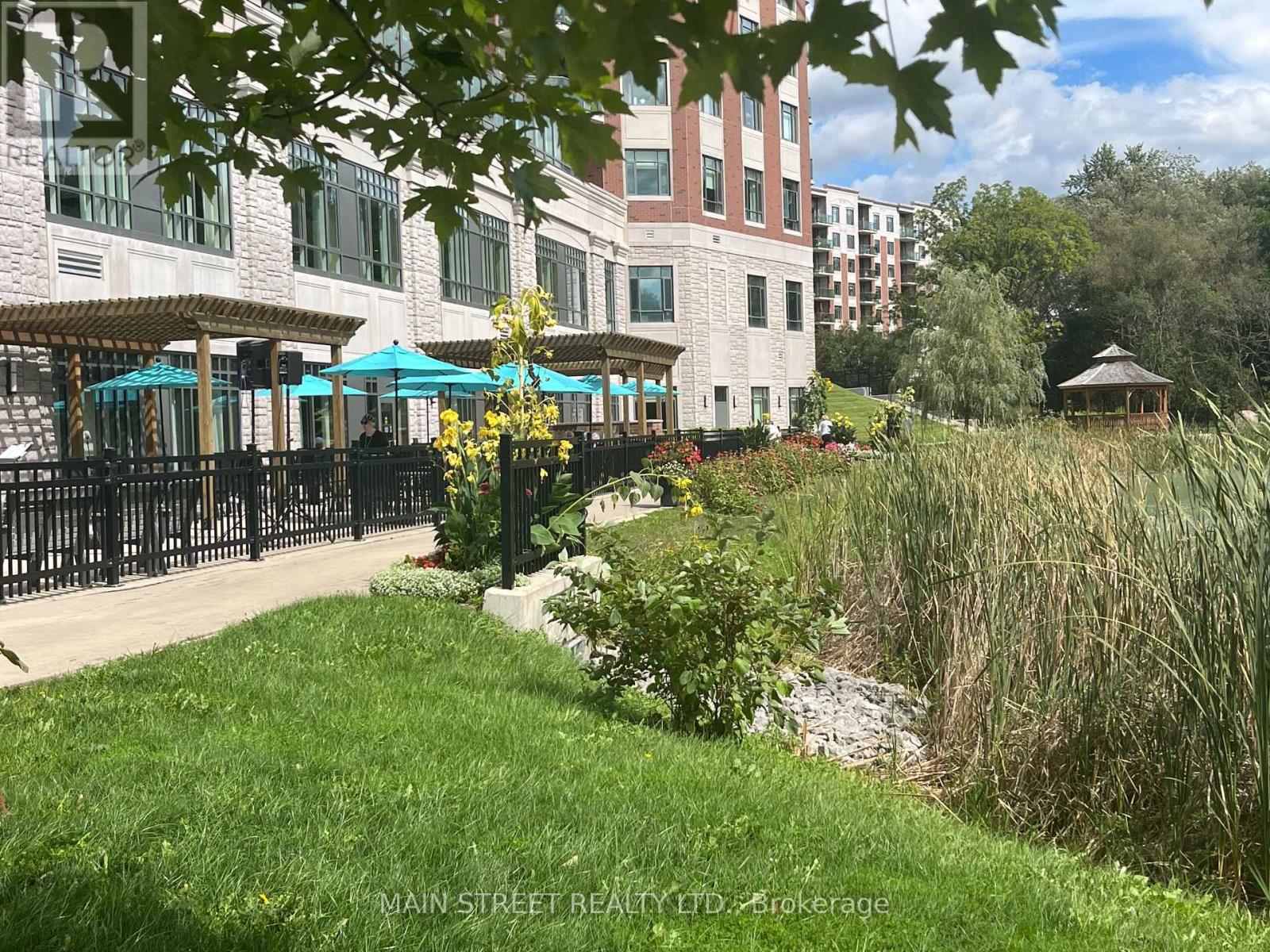 218 - 420 William Graham Drive Property Photo 6