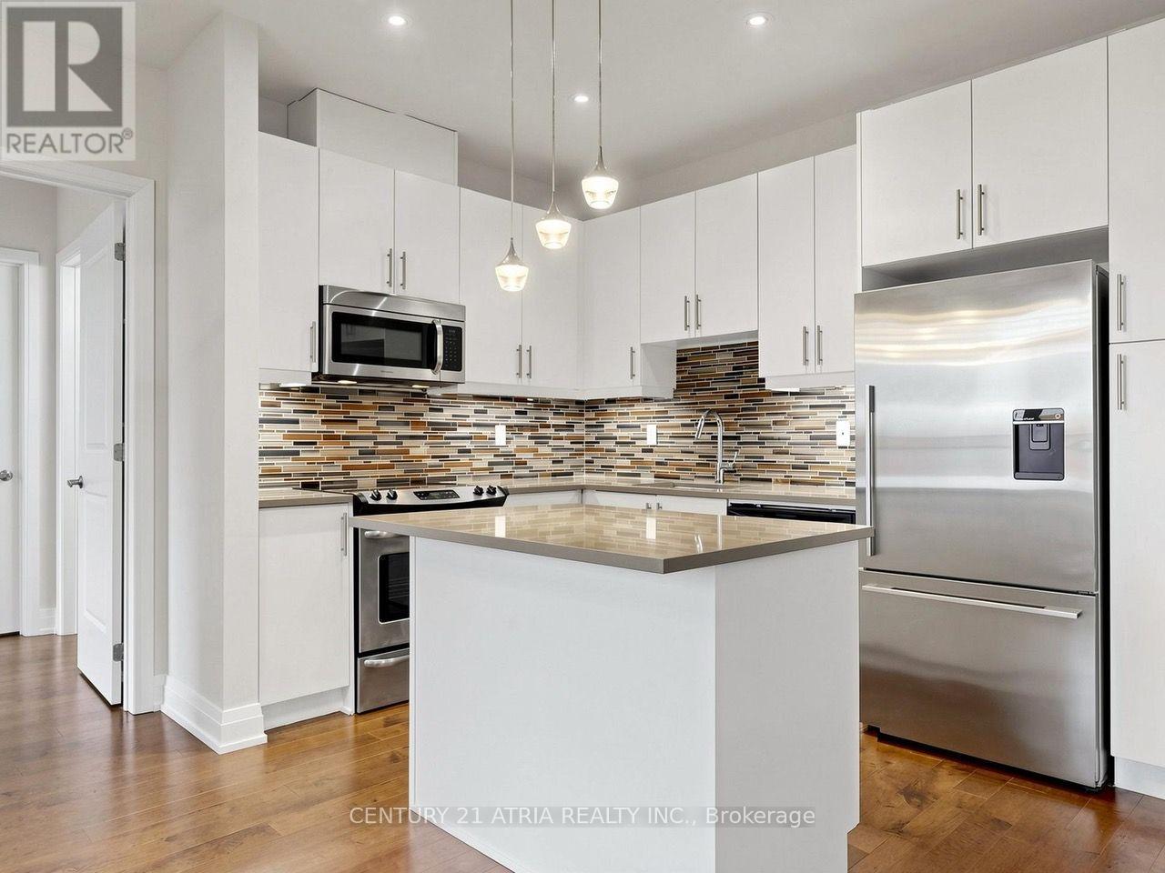 512 - 15277 YONGE STREET Property Photo 1