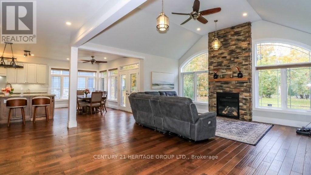 3500 Crescent Harbour Road Property Photo 7