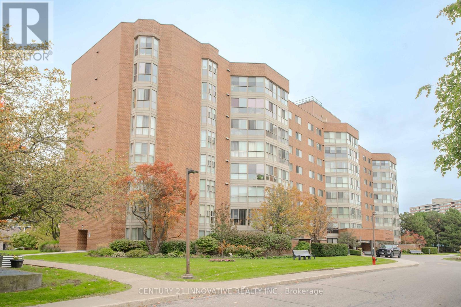 511 - 5 WELDRICK ROAD W Property Photo 1