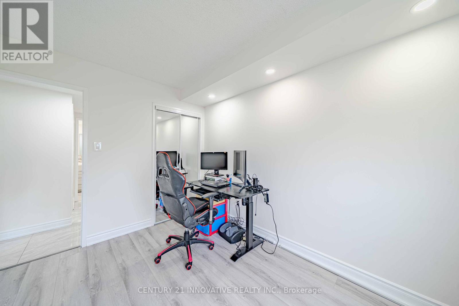 511 - 5 Weldrick Road W Property Photo 24