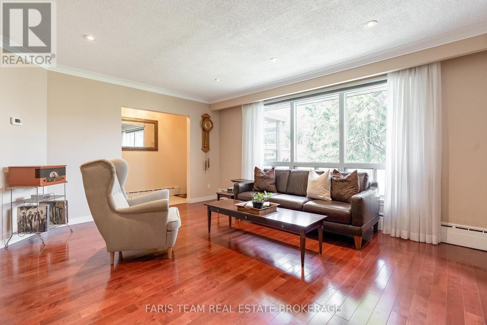 90 Bedford Park Avenue Property Photo 14