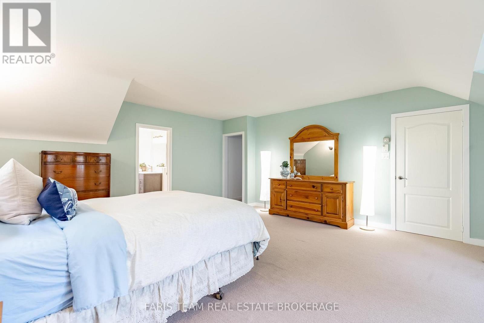 90 Bedford Park Avenue Property Photo 22