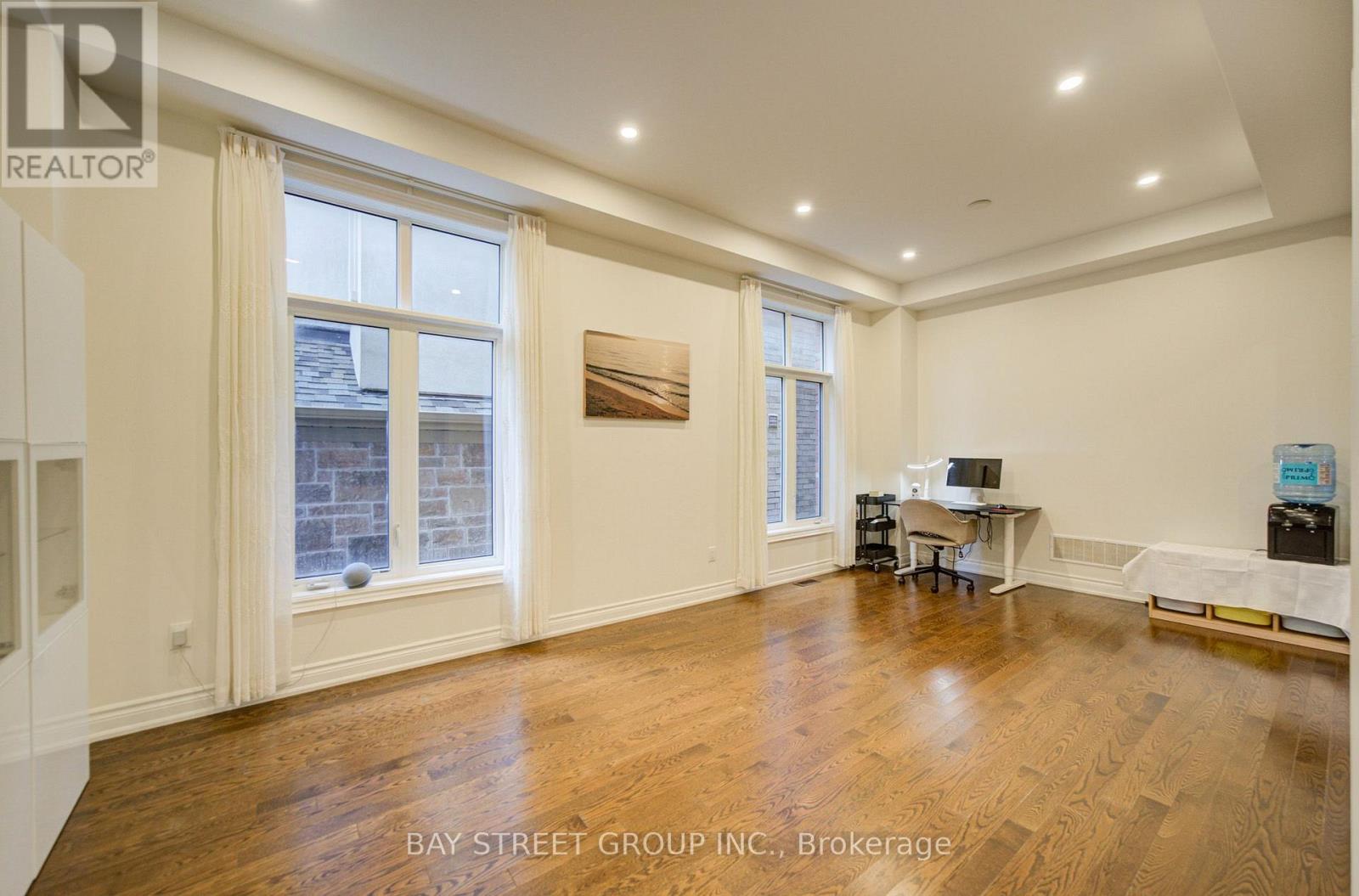 30 Ben Sinclair Avenue Property Photo 4