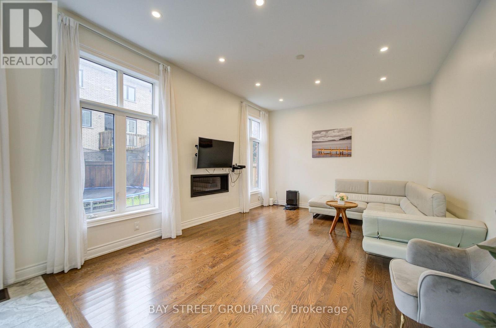 30 Ben Sinclair Avenue Property Photo 15