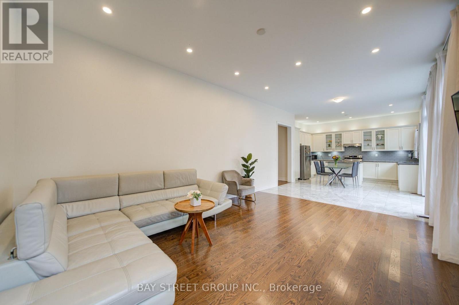 30 Ben Sinclair Avenue Property Photo 17
