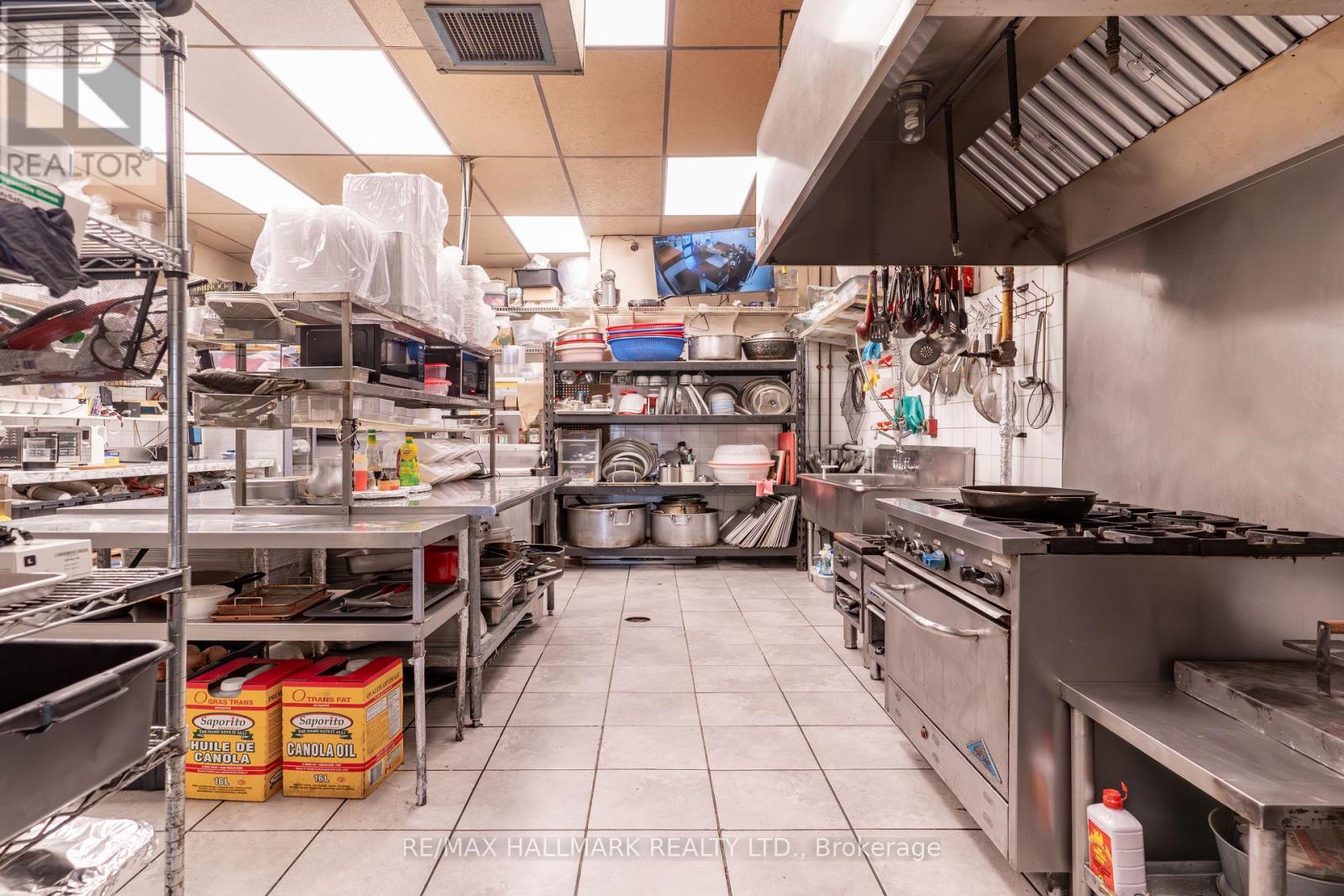 8053 Yonge Street Property Photo 15