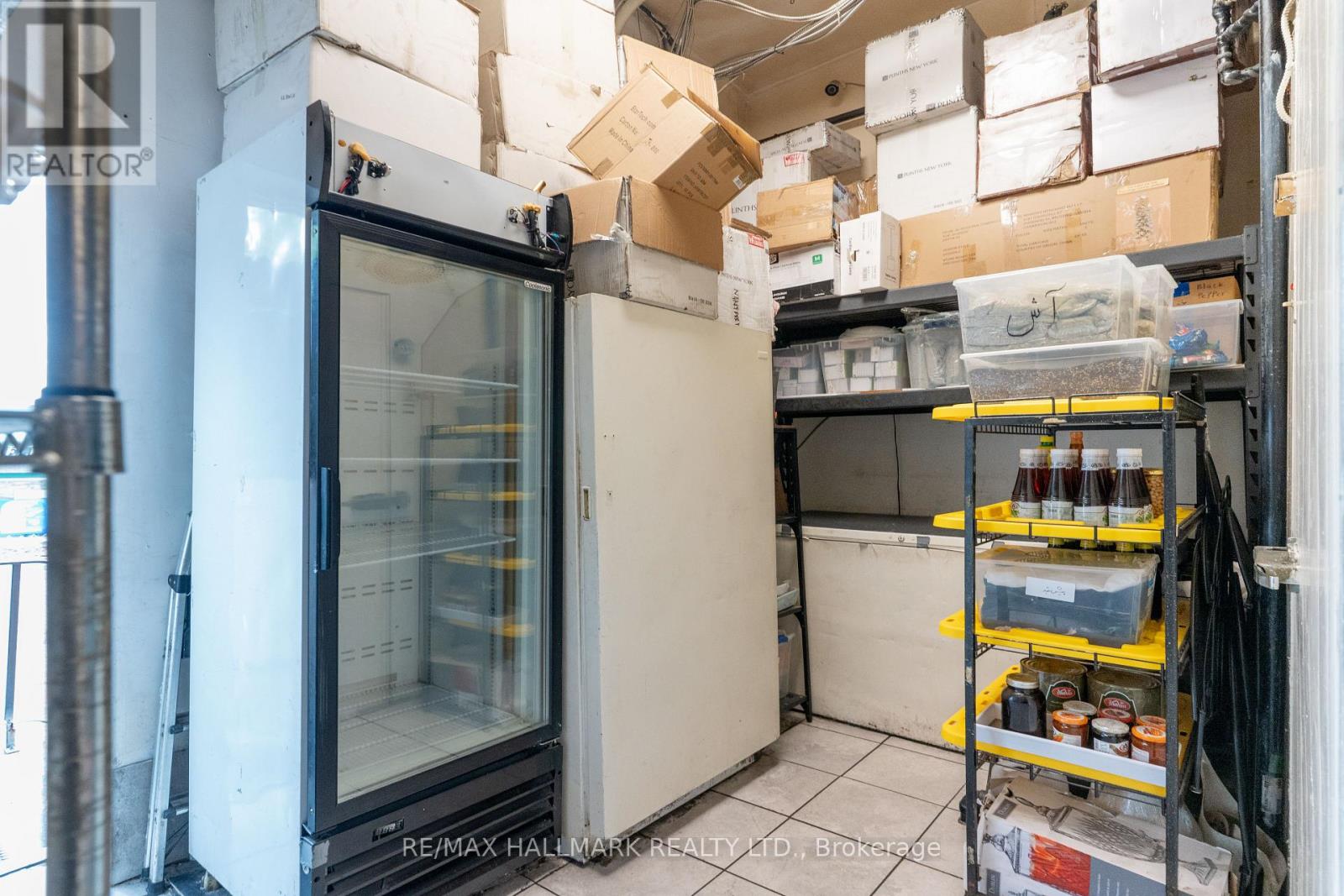 8053 Yonge Street Property Photo 17