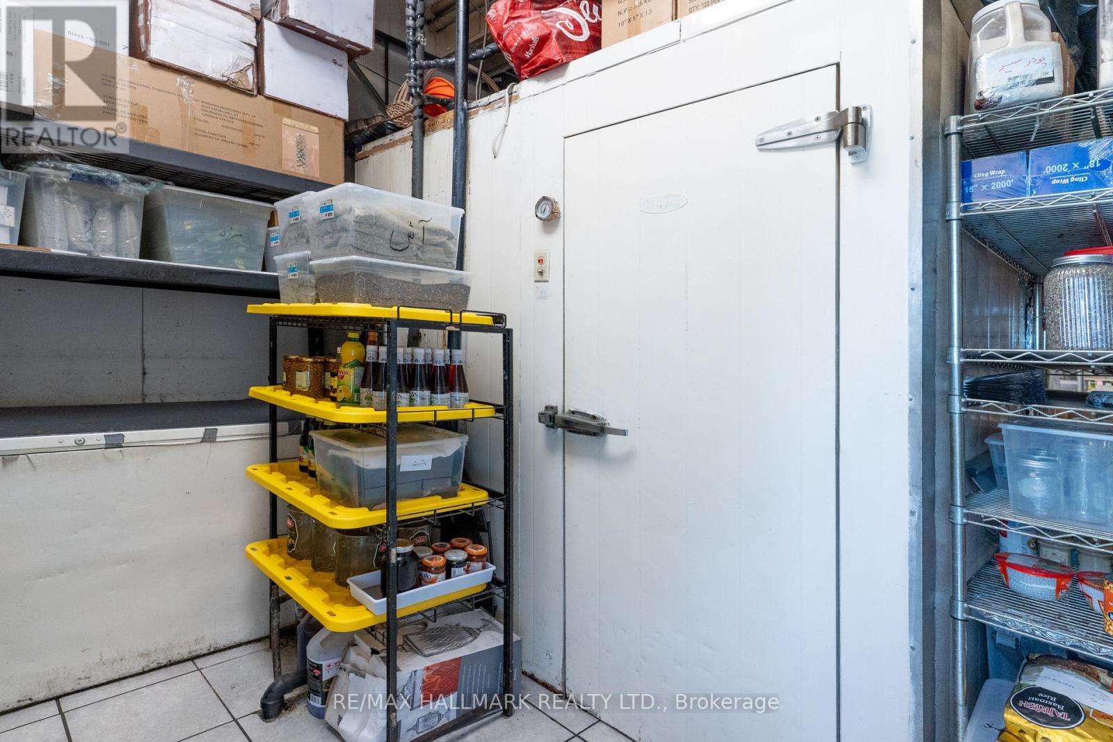 8053 Yonge Street Property Photo 18