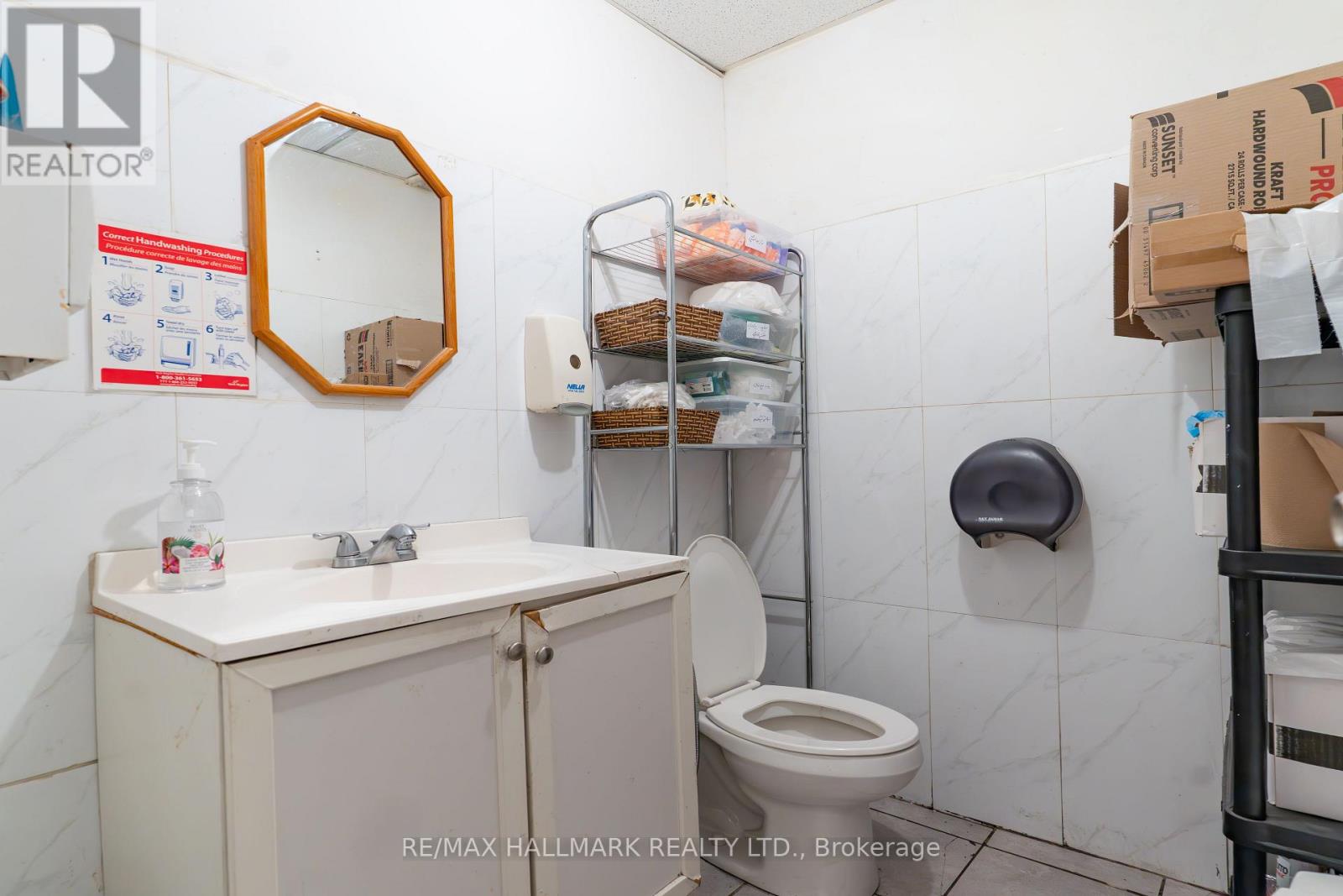 8053 Yonge Street Property Photo 19