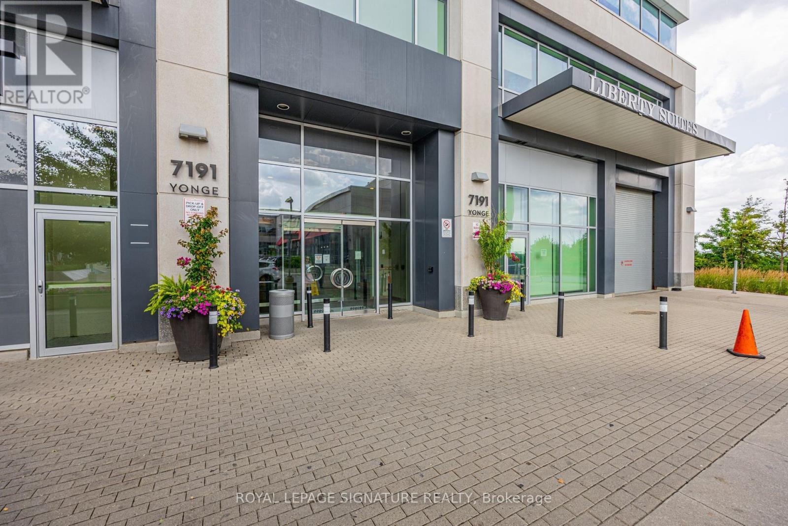 310 - 7191 Yonge Street Property Photo 16