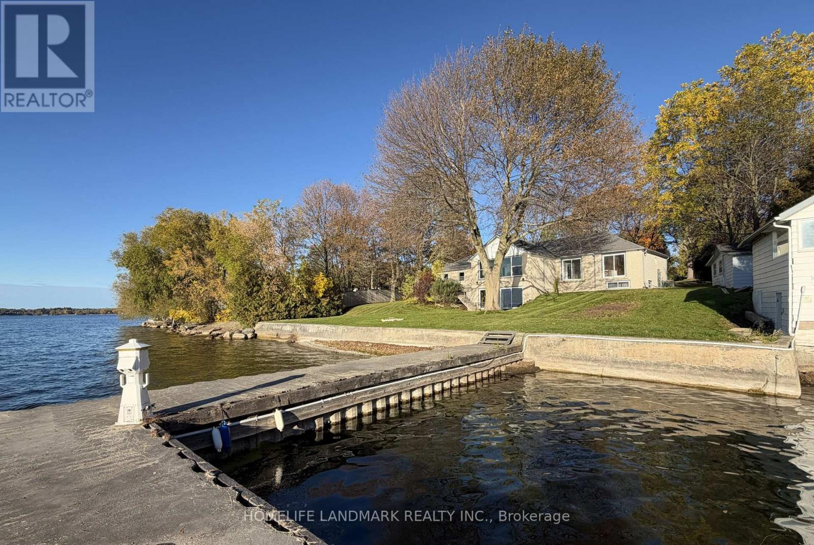 100 Lake Drive N Property Photo 2